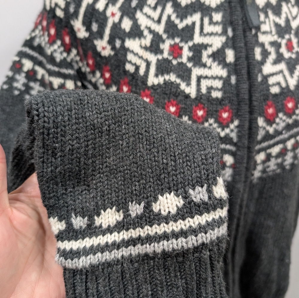 Women's Dark gray and White Patterned Sweater - Picture 2 of 6